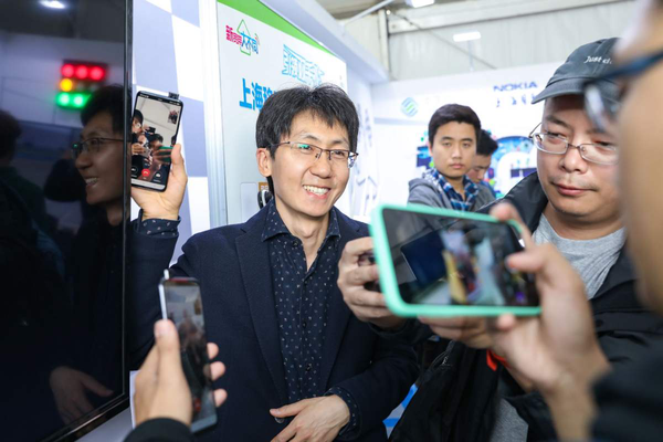 5G手機預商用體會視頻通話